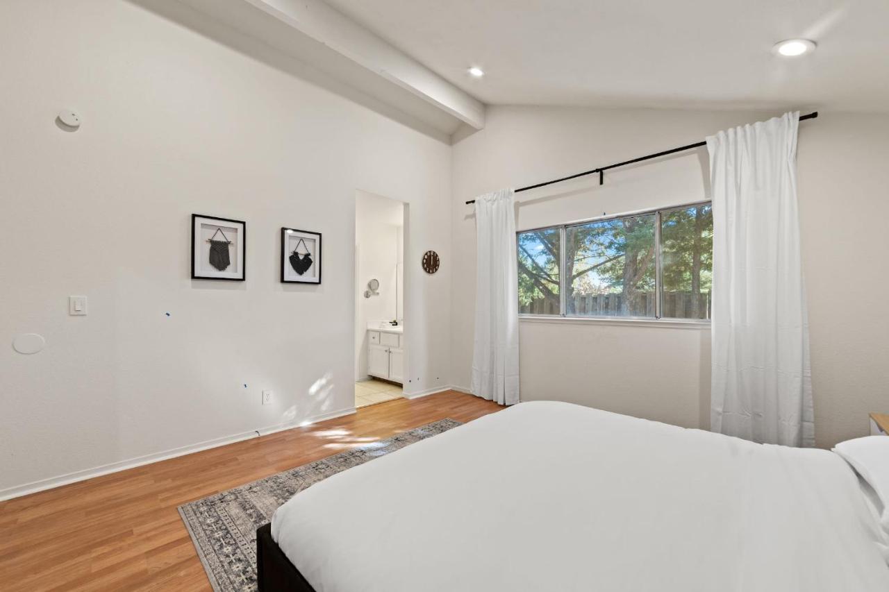 Delightful 4br Nr Downtown W Fireplace Casa vacanze *